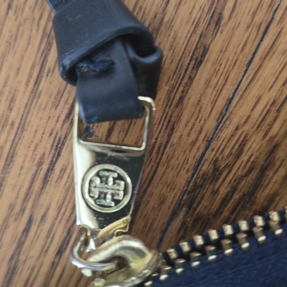 Tory Burch Floral Wallet - Picture 3 of 6